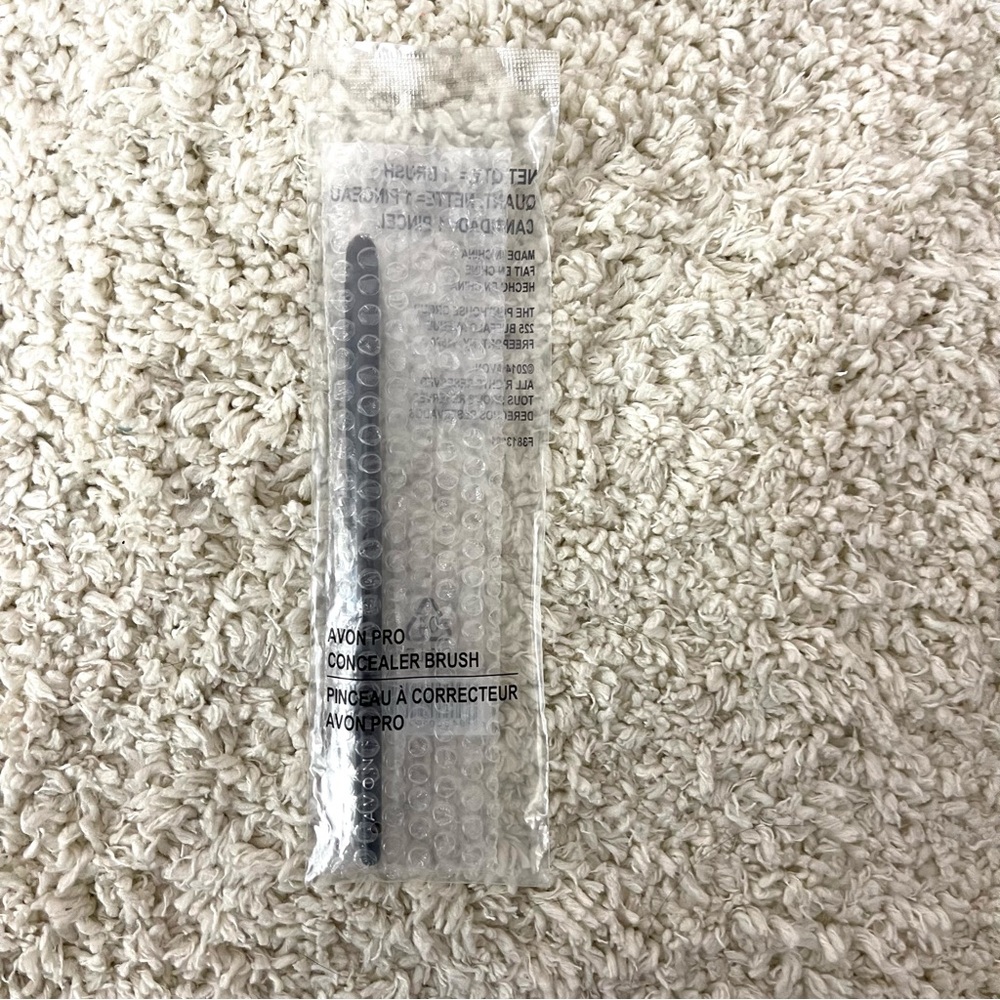 Avon Pro Concealer Brush